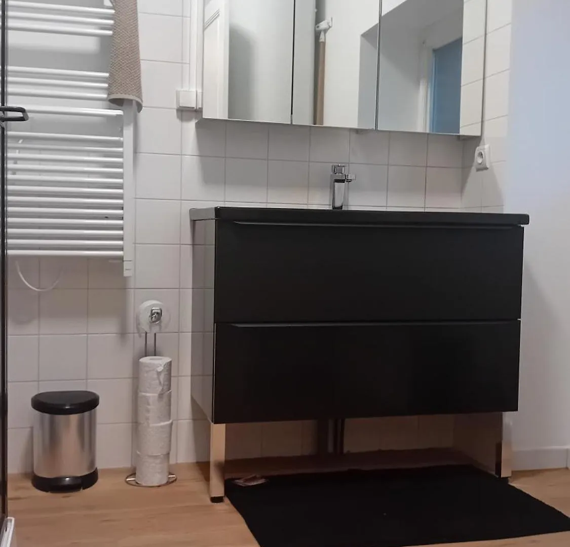 Chambre1 Lumineuse, Agreable, Confortable Et Fonctionnelle Vitre  0*, Vitre (Ille-et-Vilaine)