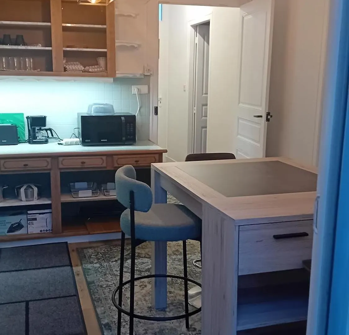 Bed & Breakfast Chambre1 Lumineuse, Agreable, Confortable Et Fonctionnelle Vitre